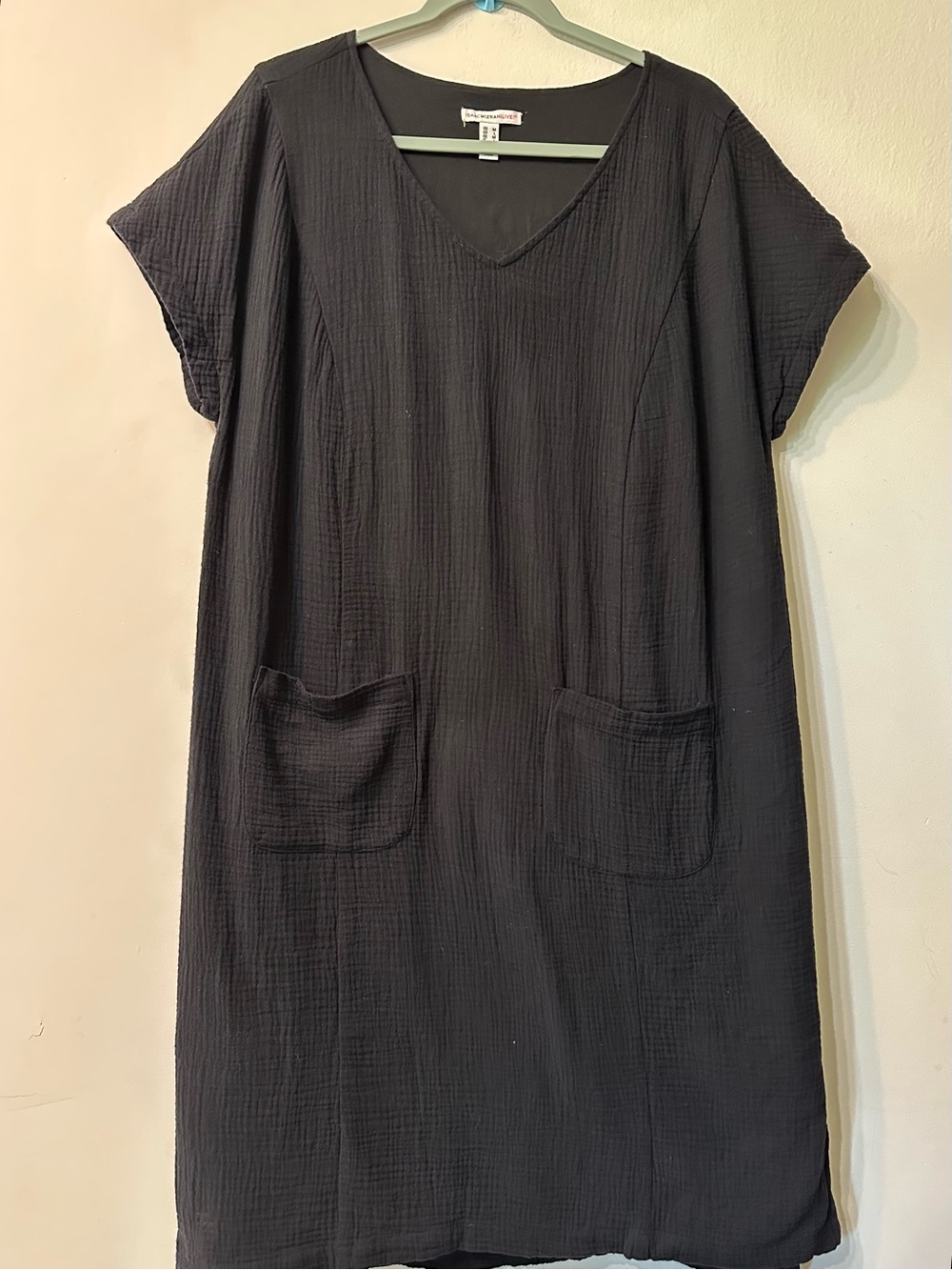 Isaac Mizrahi Live Cotton Gauze V-Neck Dress Black Size M Pockets Lined Midi